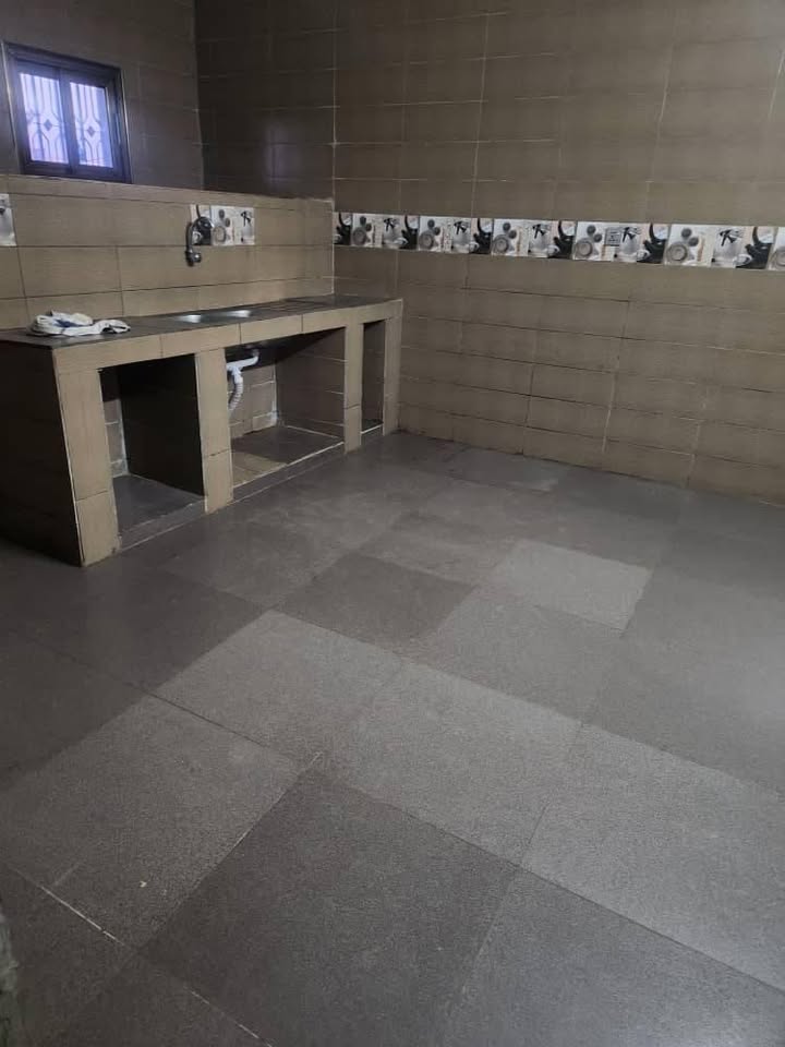Maison composée de 2 chambres salon