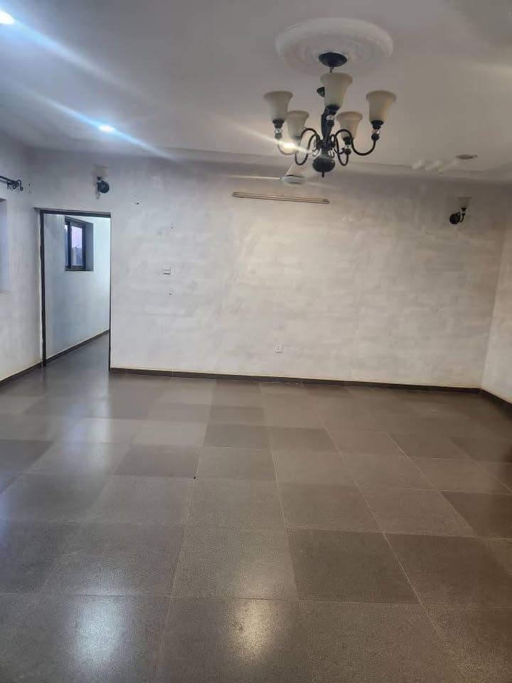 Maison composée de 2 chambres salon