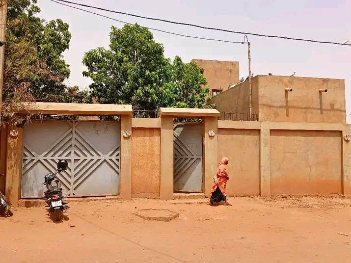 une maison en dalle mis en vente